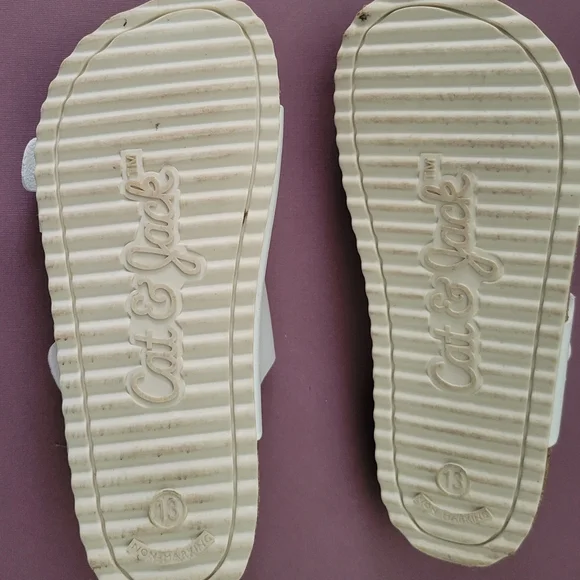 Cat & Jack white sandals - Picture 3 of 3